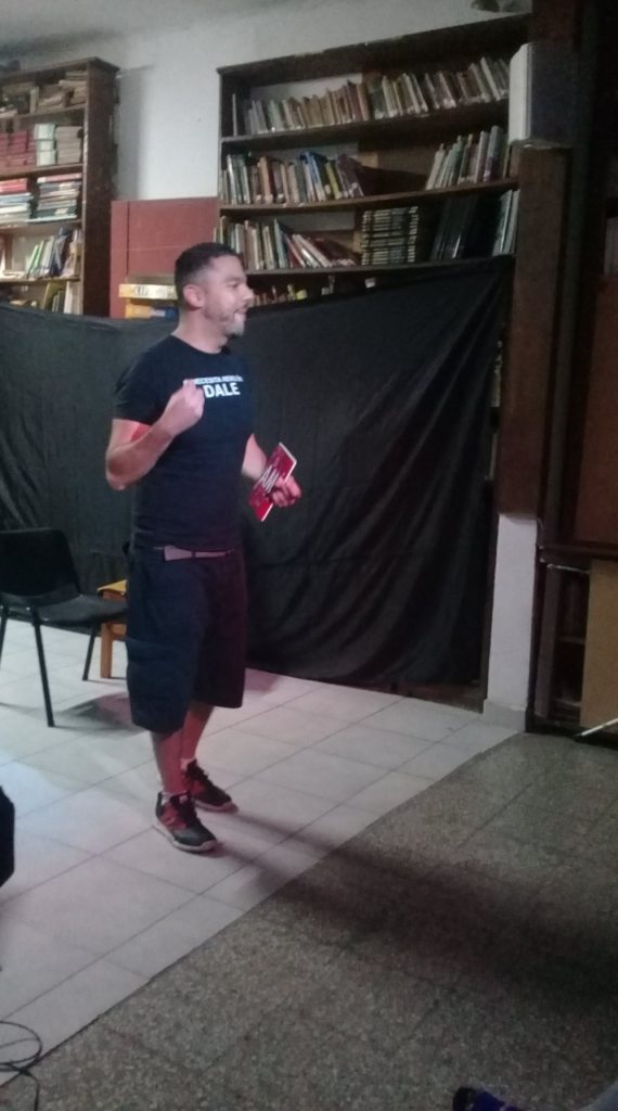 WhatsApp-Image-2020-02-27-at-21.47.05-570x1024 Fotos del Ciclo de poesia 2019